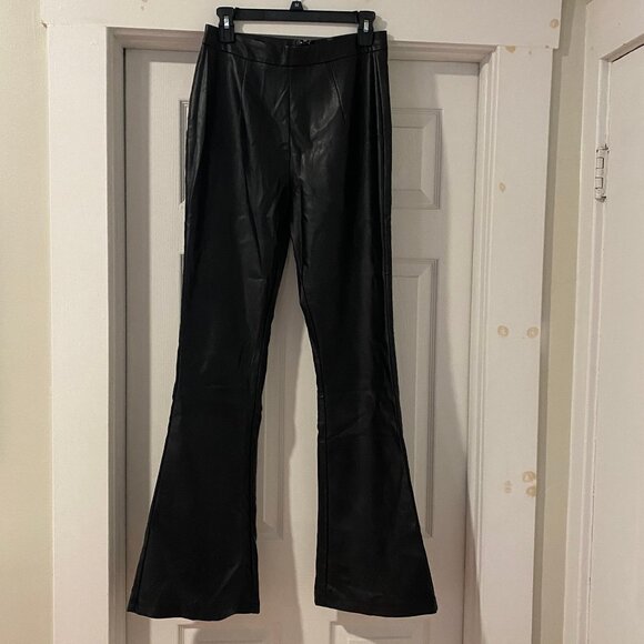 NWT - WHITE FOX BOUTIQUE faux leather pants, size M (closer to a size 6) - Picture 6 of 7